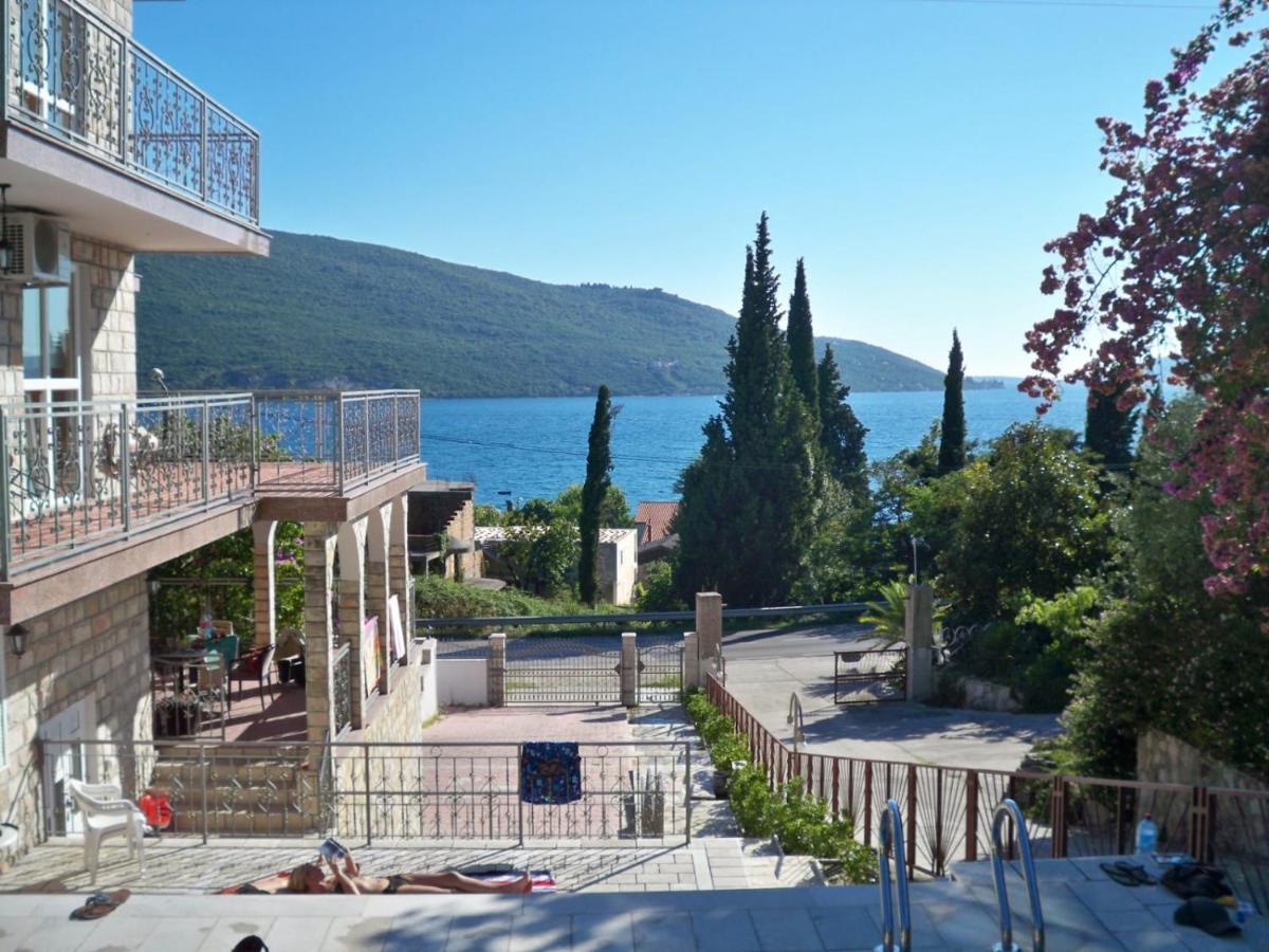 Vila Corovic Kumbor Luaran gambar